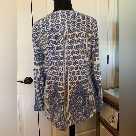 NWT! VINTAGE AMERICA BLUES, Women's Boho Top, Blue Floral, Smocked, Lace Trim XL - Picture 6 of 13